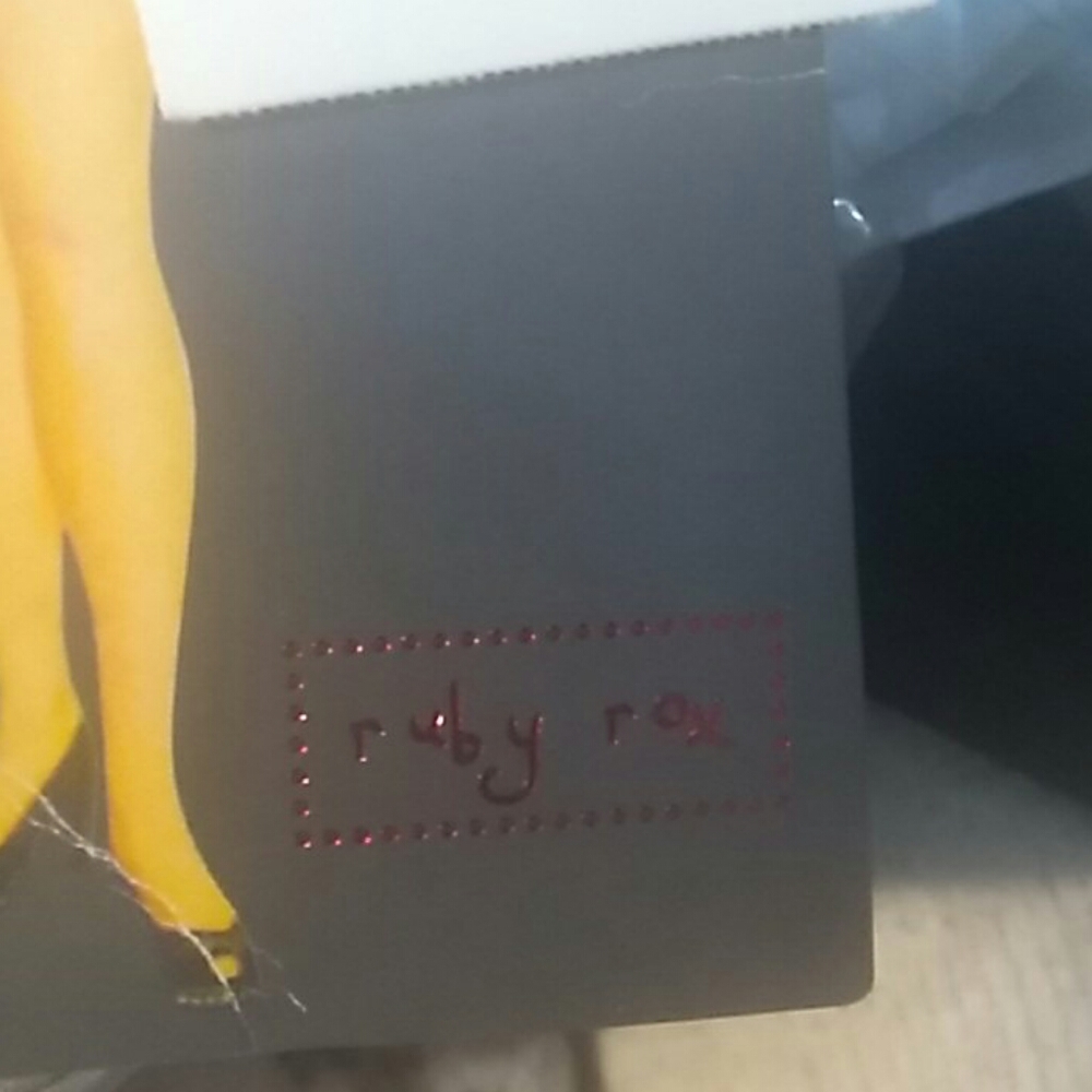 Ruby rox - Picture 7 of 7